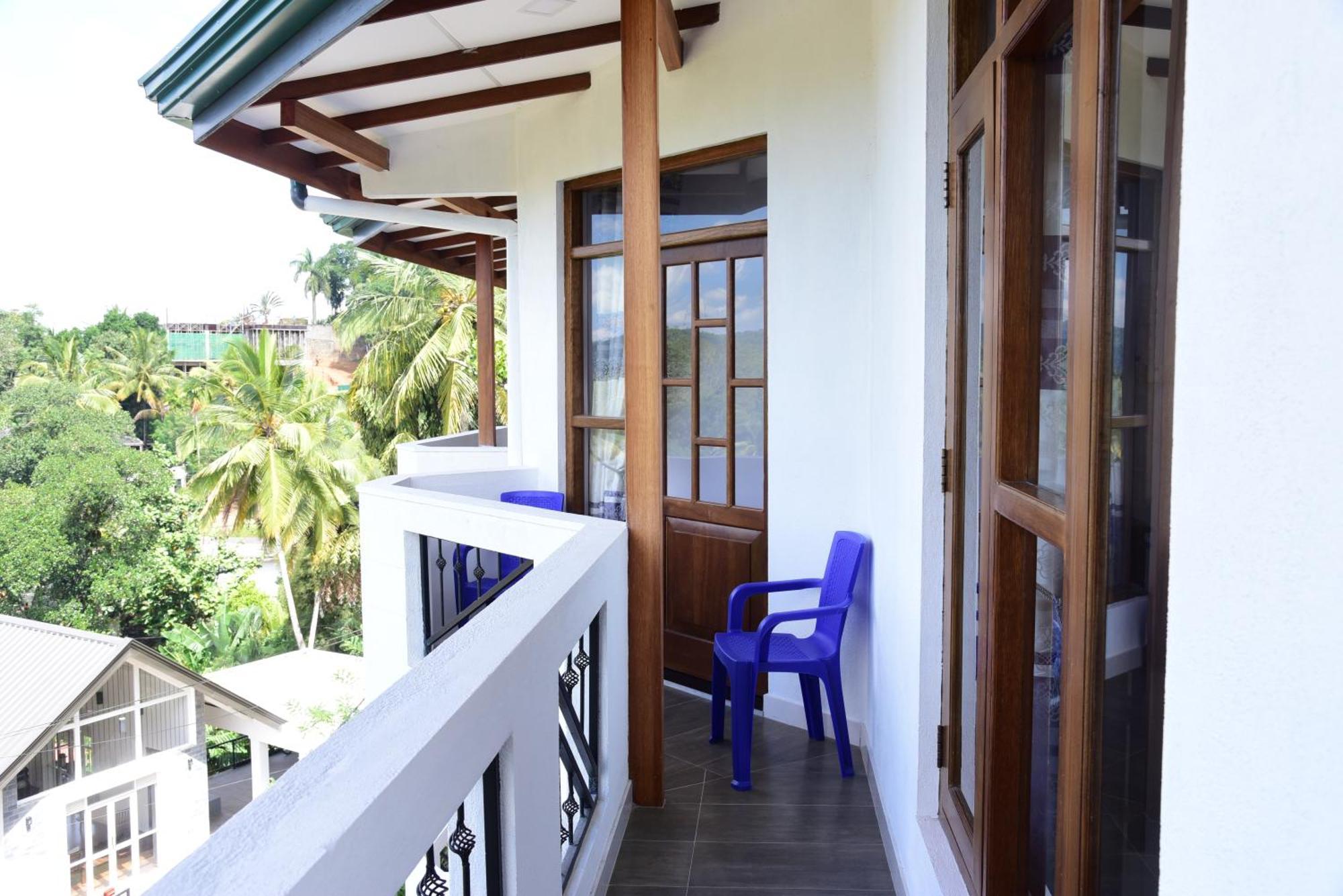 Saru Holiday Apartment - Upto 6 Guests แคนดี้ ภายนอก รูปภาพ
