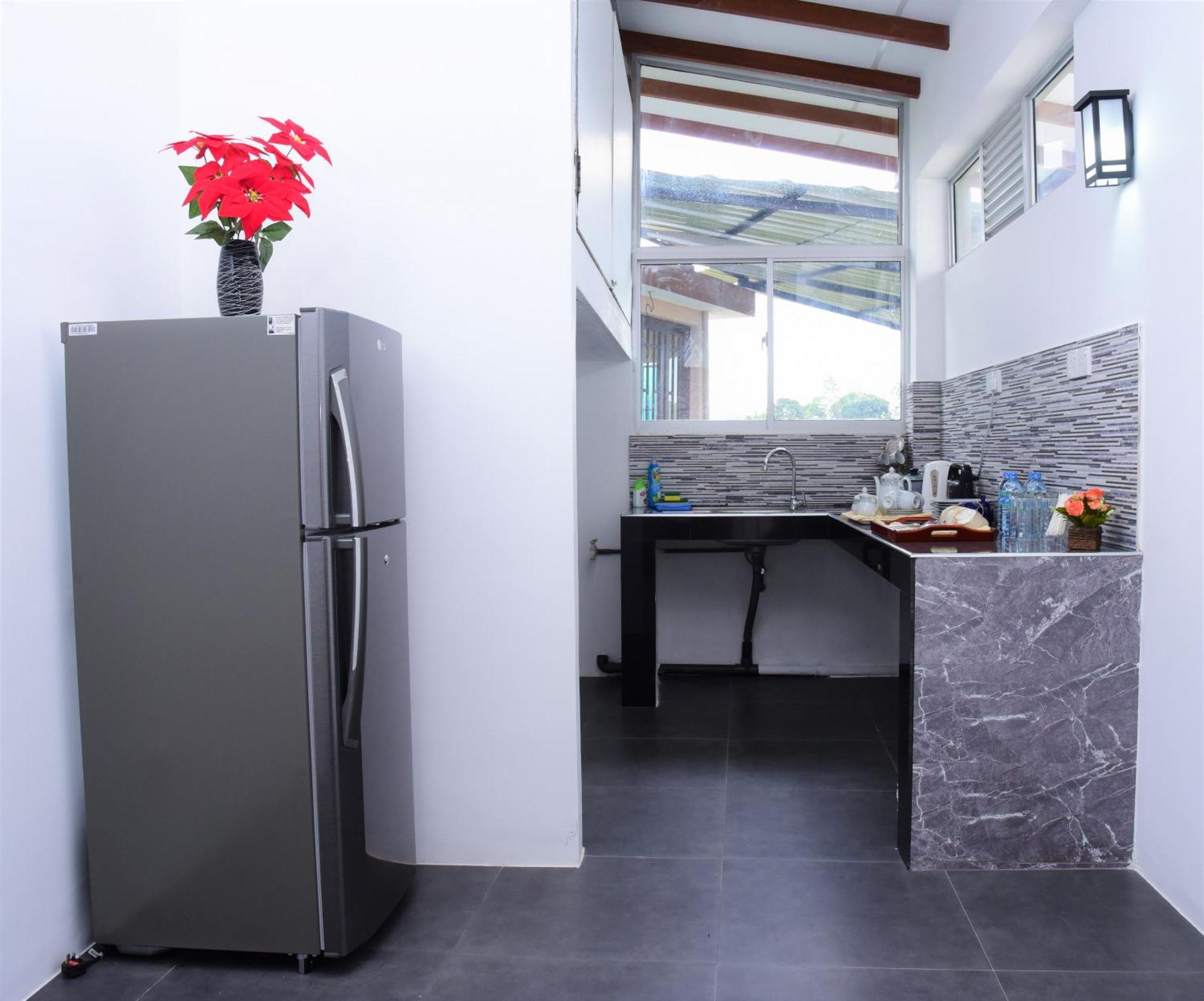 Saru Holiday Apartment - Upto 6 Guests แคนดี้ ภายนอก รูปภาพ