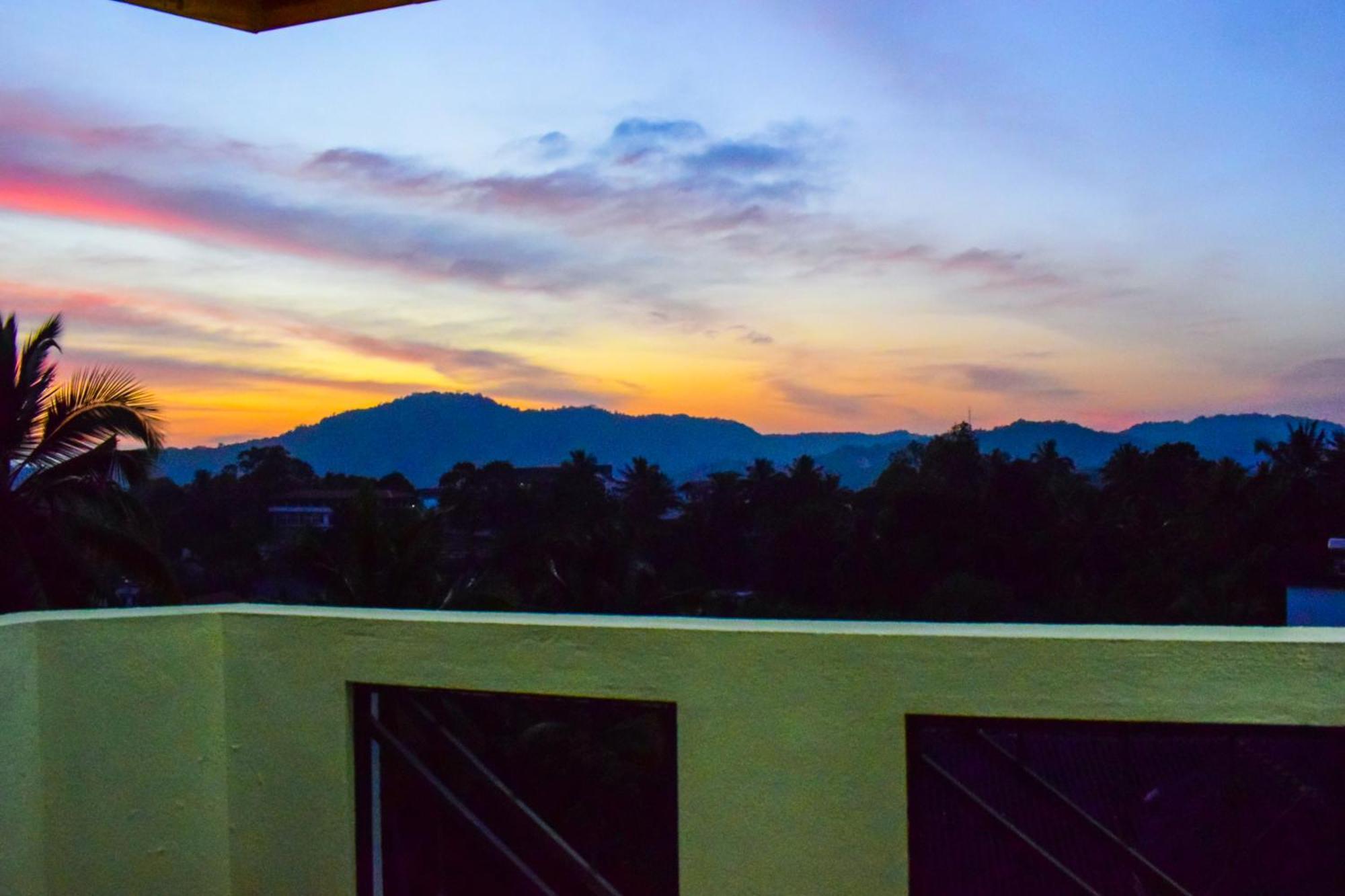 Saru Holiday Apartment - Upto 6 Guests แคนดี้ ภายนอก รูปภาพ