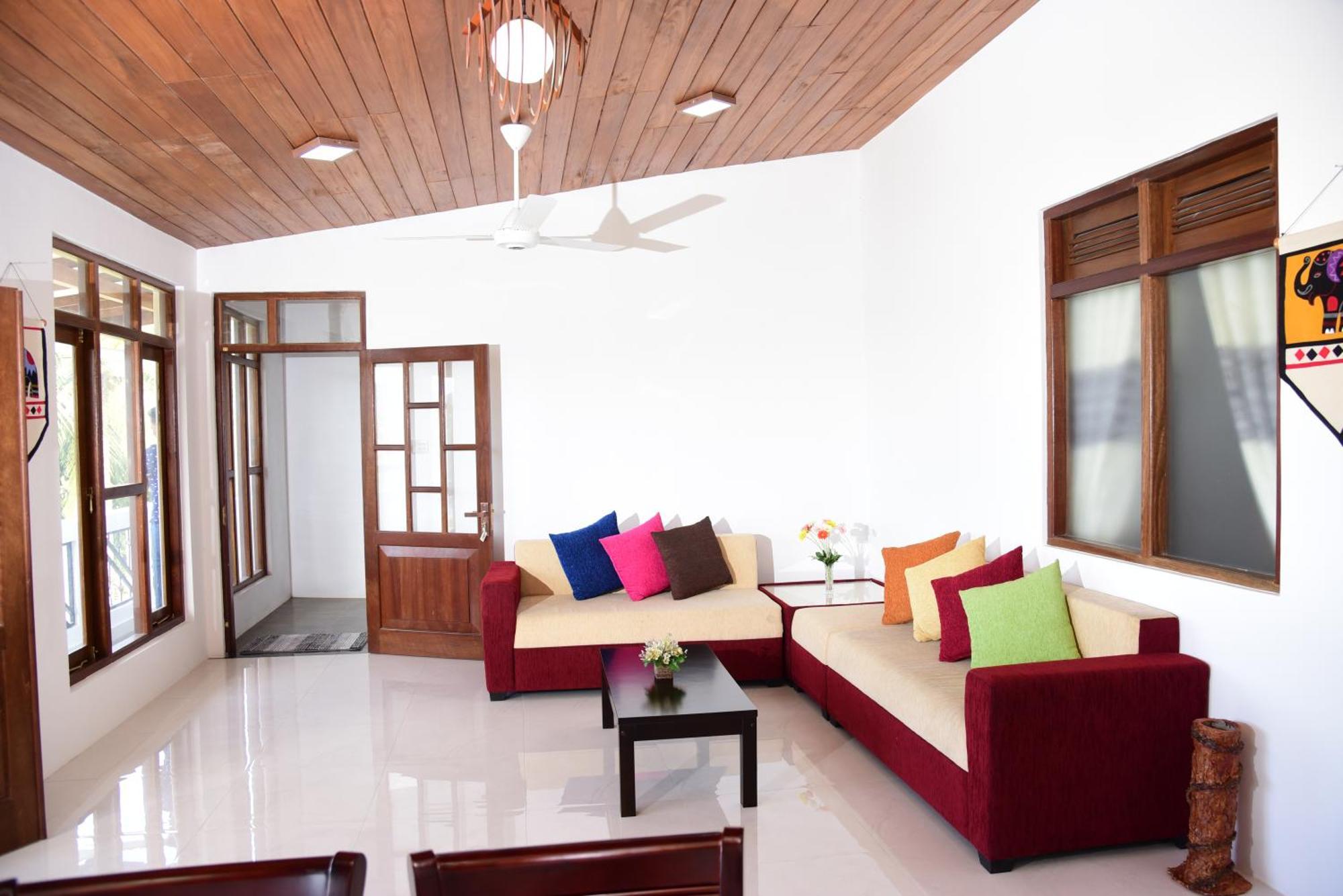 Saru Holiday Apartment - Upto 6 Guests แคนดี้ ภายนอก รูปภาพ